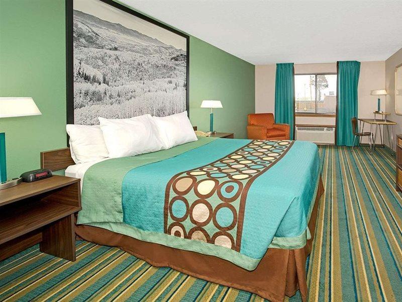 Super 8 By Wyndham Denver Stapleton Extérieur photo