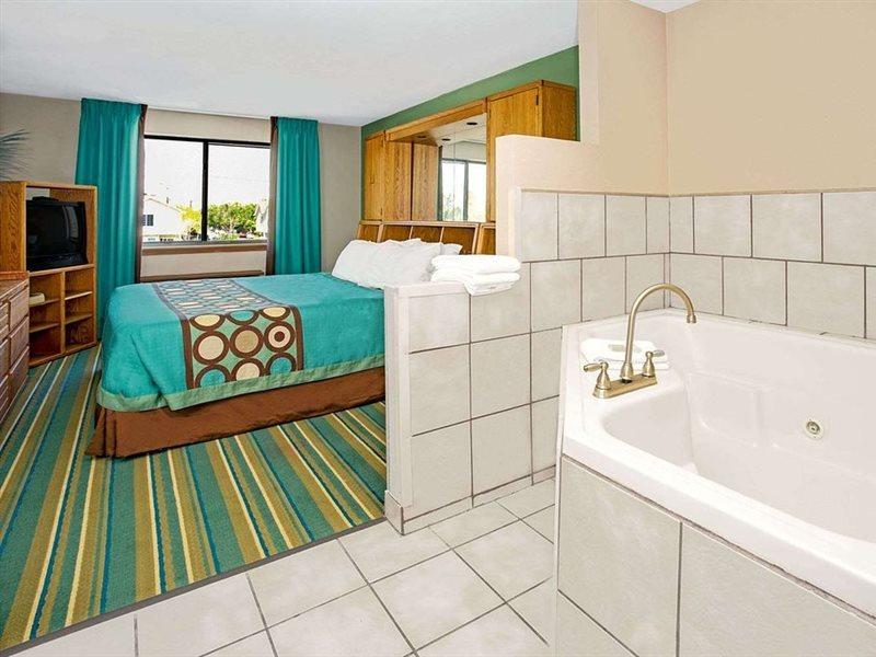 Super 8 By Wyndham Denver Stapleton Extérieur photo