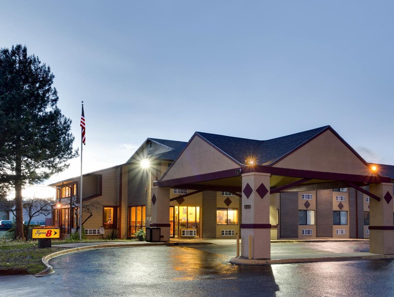 Super 8 By Wyndham Denver Stapleton Extérieur photo