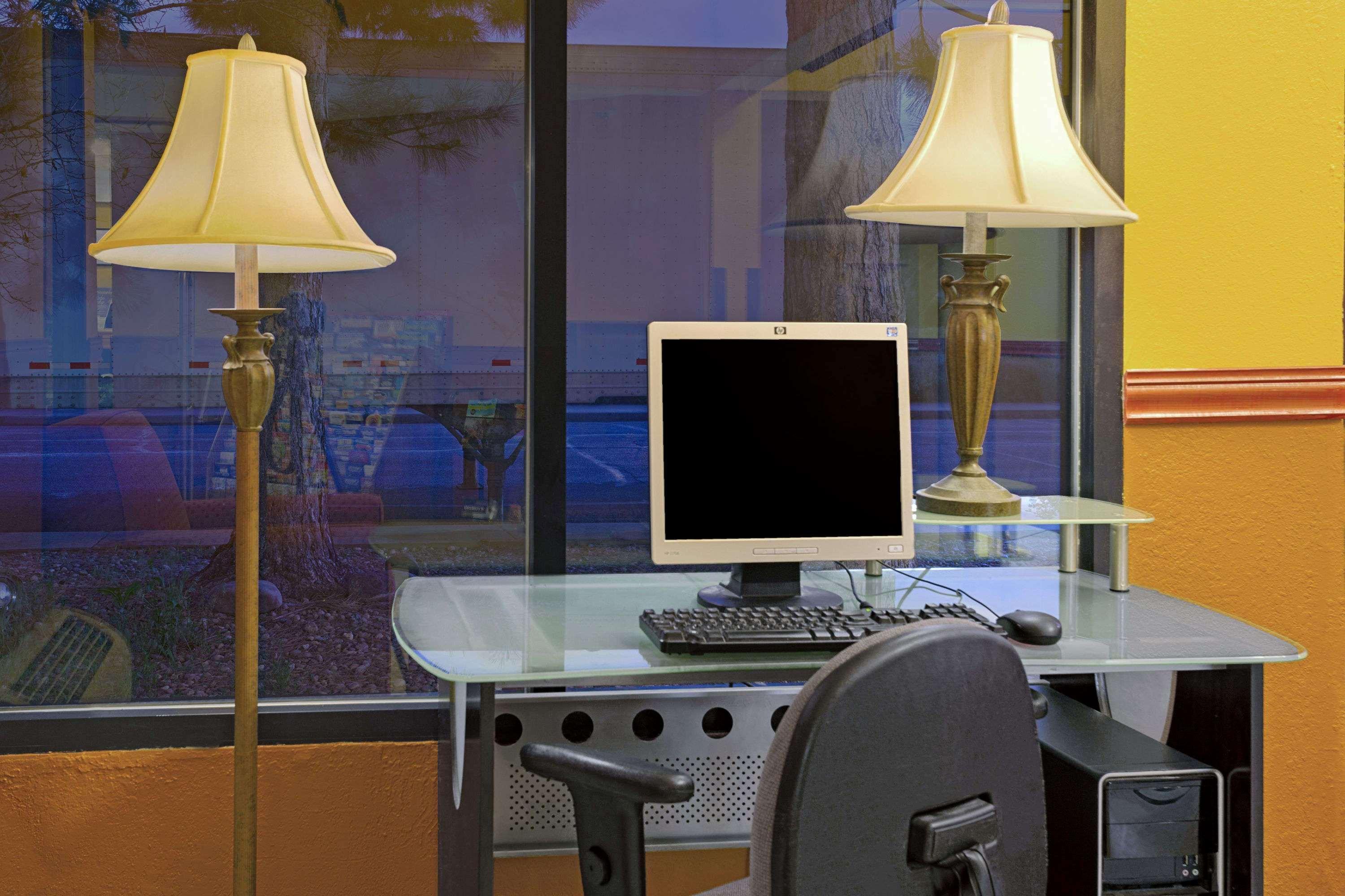 Super 8 By Wyndham Denver Stapleton Extérieur photo