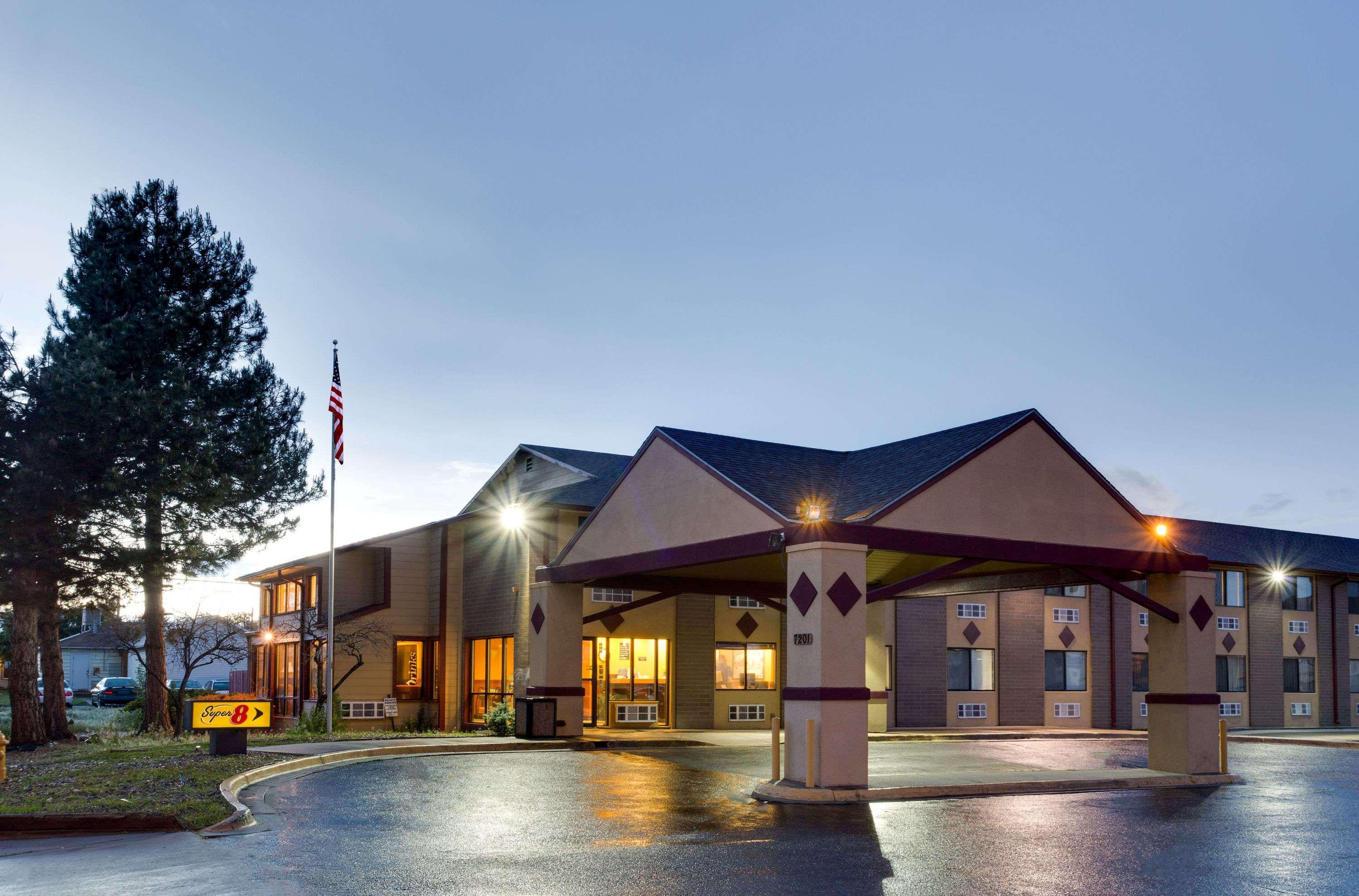 Super 8 By Wyndham Denver Stapleton Extérieur photo