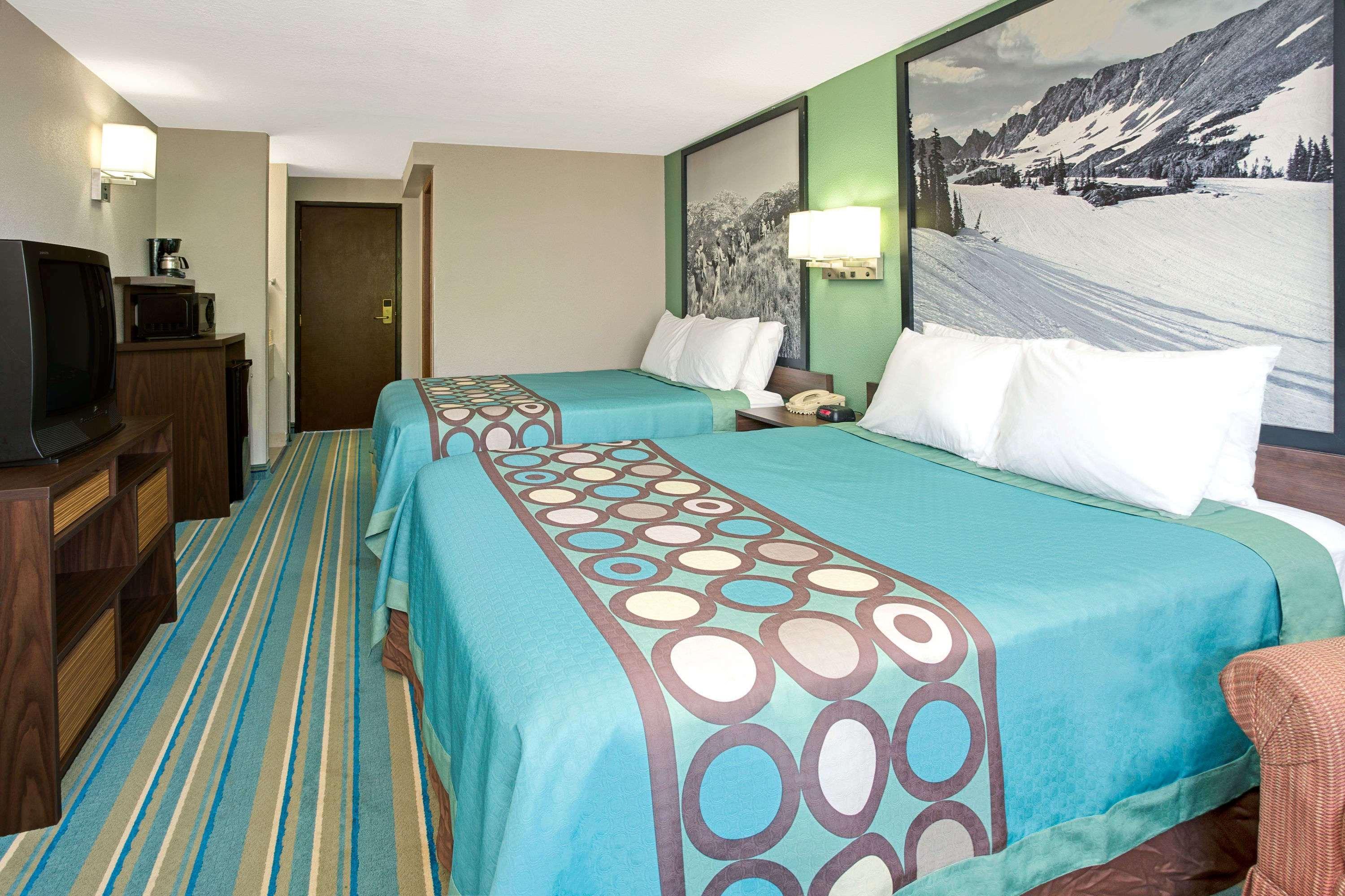Super 8 By Wyndham Denver Stapleton Extérieur photo