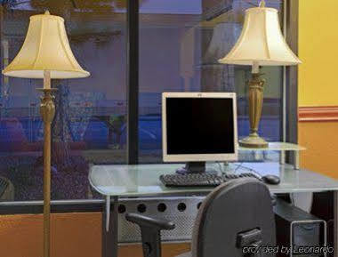 Super 8 By Wyndham Denver Stapleton Extérieur photo