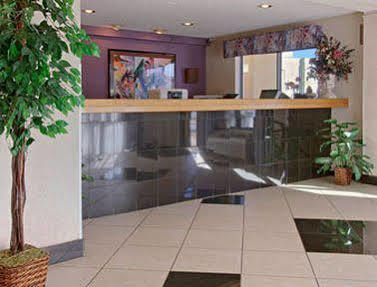 Super 8 By Wyndham Denver Stapleton Extérieur photo