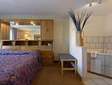 Super 8 By Wyndham Denver Stapleton Extérieur photo